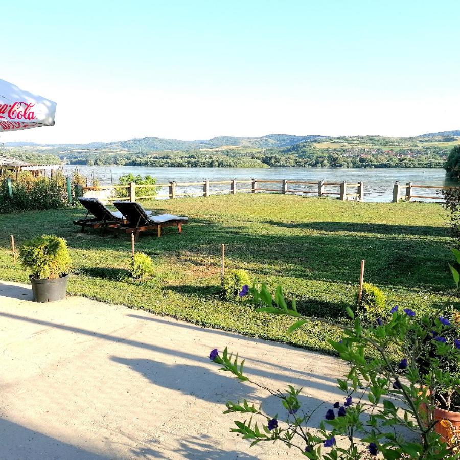 Captain'S House By The Danube River Cerevic Eksteriør bilde